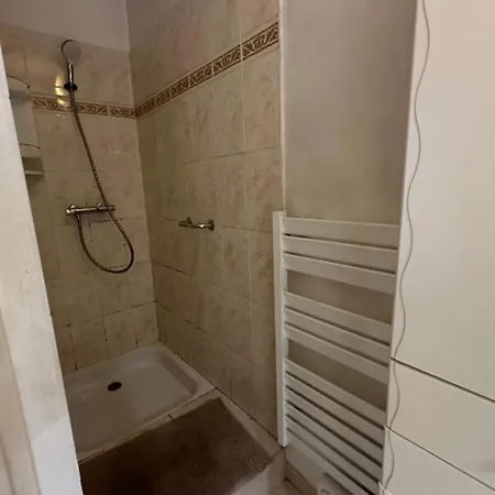Flat Near The Les Flots *